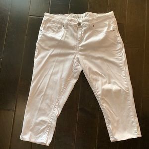 *HYDRAULIC* White Cropped Jeans “16” Stretch